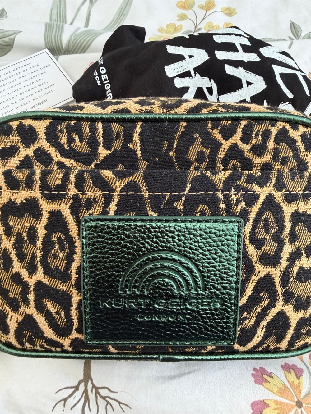 Kurt Geiger London Southbank Small Camera Crossbody Bag - Picture 8 of 9